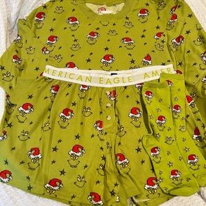 Viral American Eagle Grinch Pj set/W socks